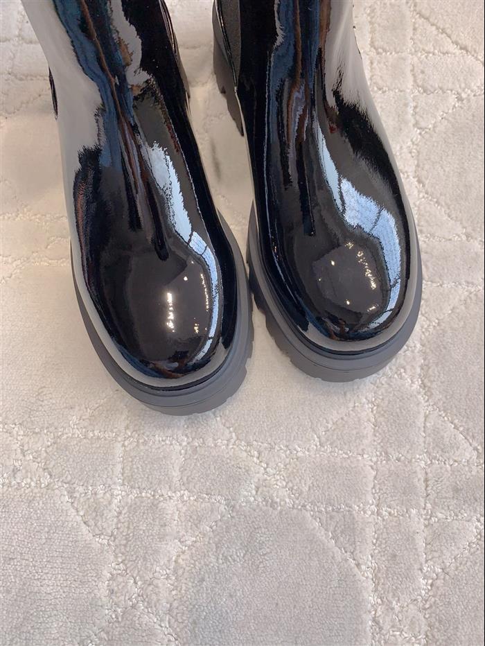 2025112818521955 370